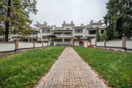 Таунхаус 862 м2 с выходом в лес