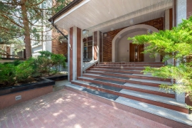 Таунхаус мечты с видом на лес