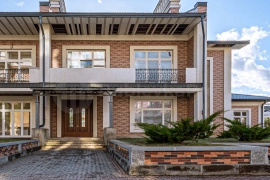 2 эт таунхаус 440 м2 на 13,5 сот