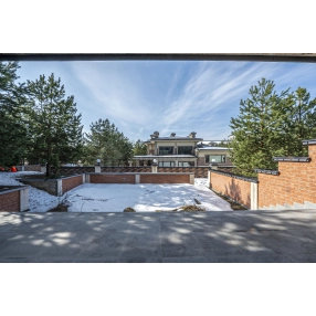 Акция! Просторный таунхаус 940м2