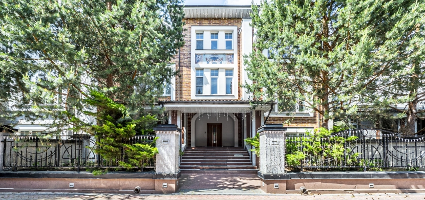 Таунхаус мечты с видом на лес