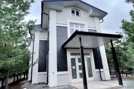 Новый современный светлый дом 